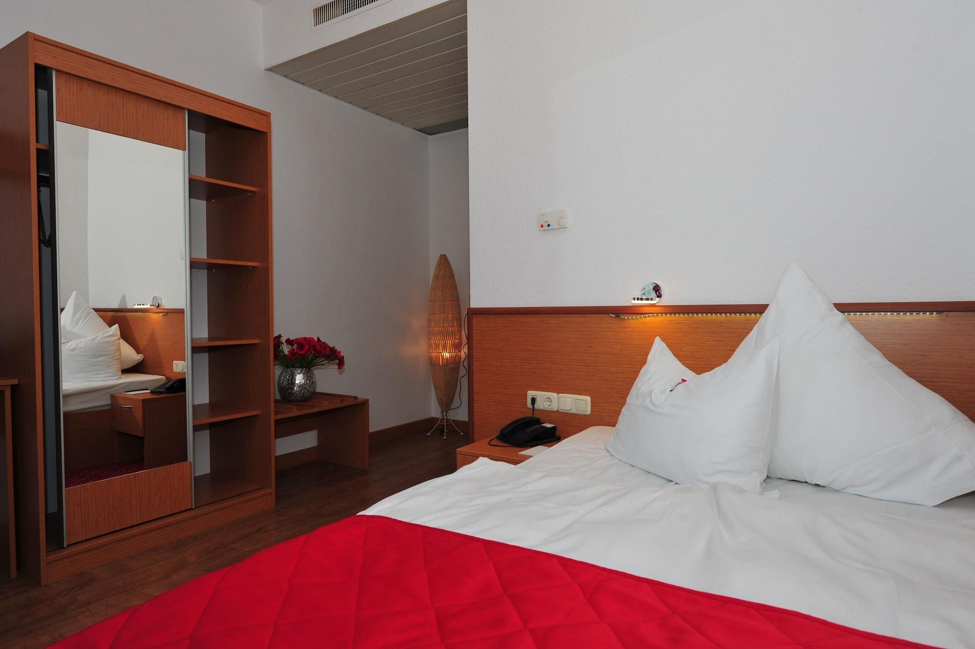 Arthotel Ambassador Wiesbaden - Free Parking Esterno foto