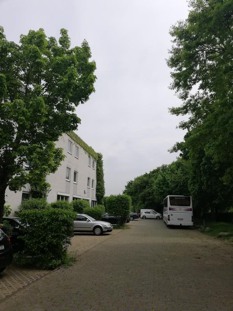 Arthotel Ambassador Wiesbaden - Free Parking Esterno foto