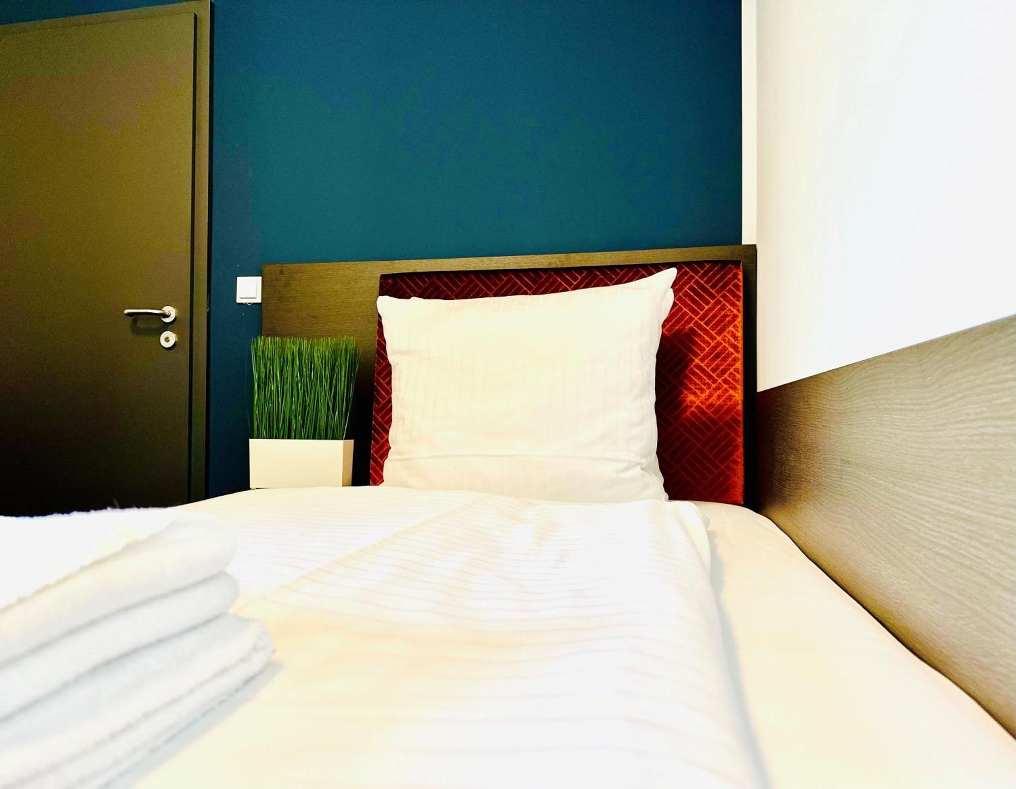 Arthotel Ambassador Wiesbaden - Free Parking Esterno foto
